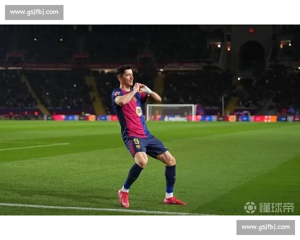 巴萨拒续莱万：42 球功勋明夏离队，青春革命压倒情怀